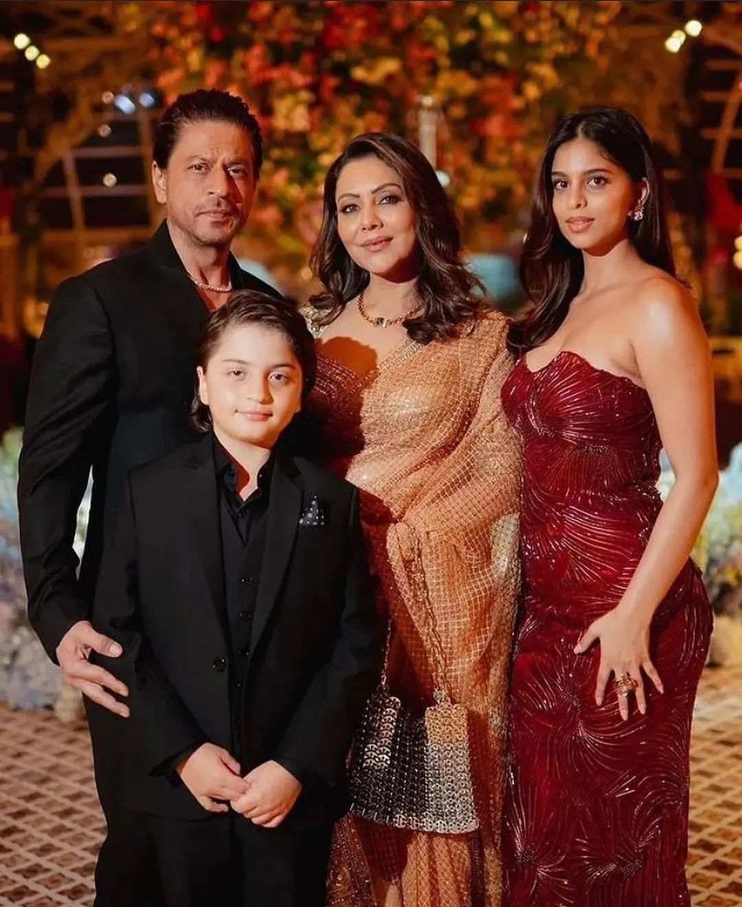 Shahrukh Khan With Family