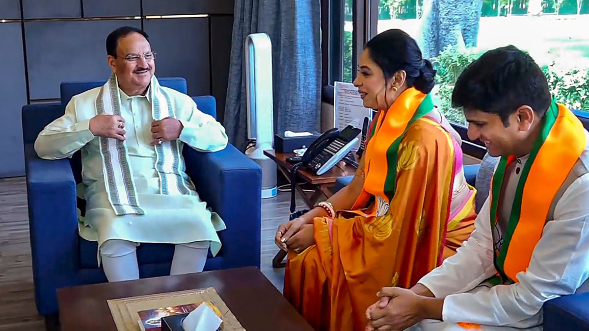 Rupali with ministers