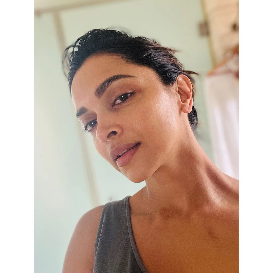 Deepika selfie